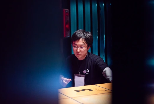 A player solving The Cube's puzzles during the finals